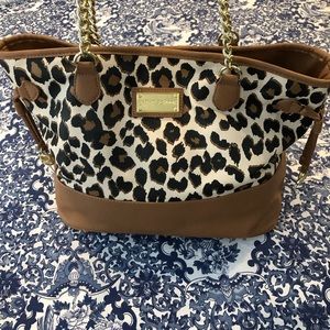 Beautiful Betsy Johnson leopard bag in very good condition.